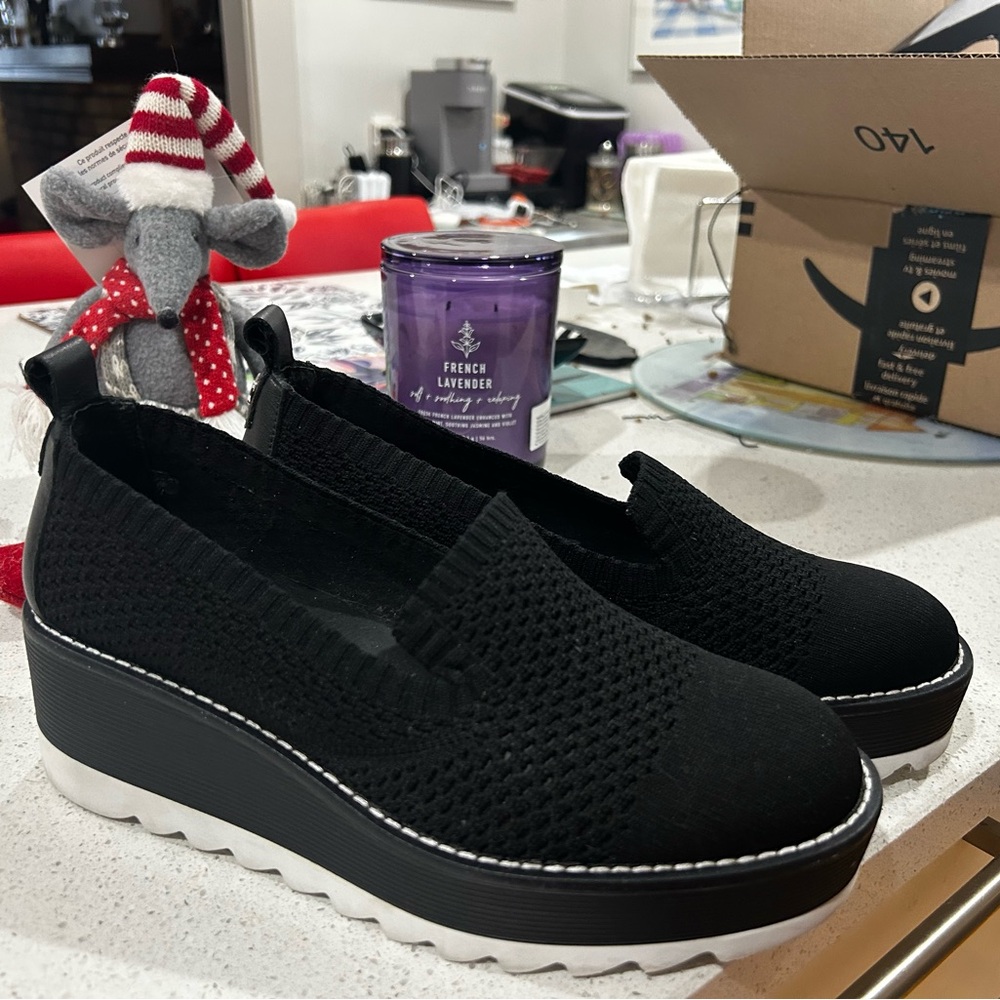 Wishbone black loafers